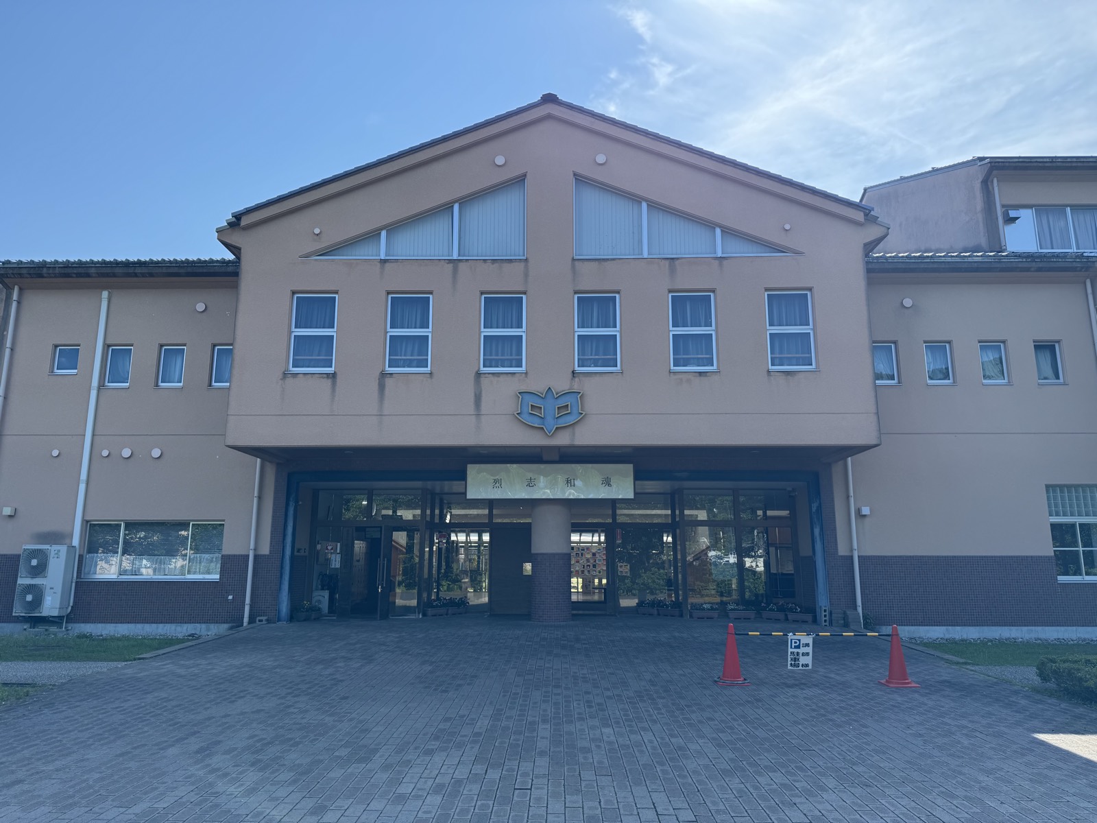 豊岡市立出石中学校の校舎